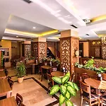 Montagna Hera Taksim 3*