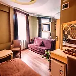 Montagna Hera Taksim 3*