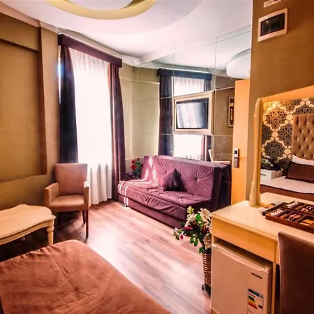 Otel Montagna Hera Taksim 3*
