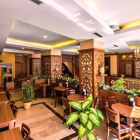 Montagna Hera Taksim 3*