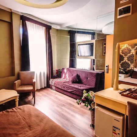 Montagna Hera Taksim 3*