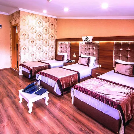 Montagna Hera Taksim 3*