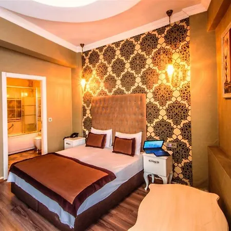 Hotel Montagna Hera Taksim 3*
