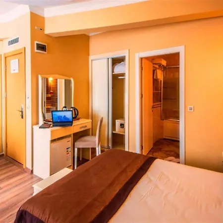 Montagna Hera Taksim Отель 3*