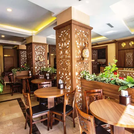 Montagna Hera Taksim Отель 3*